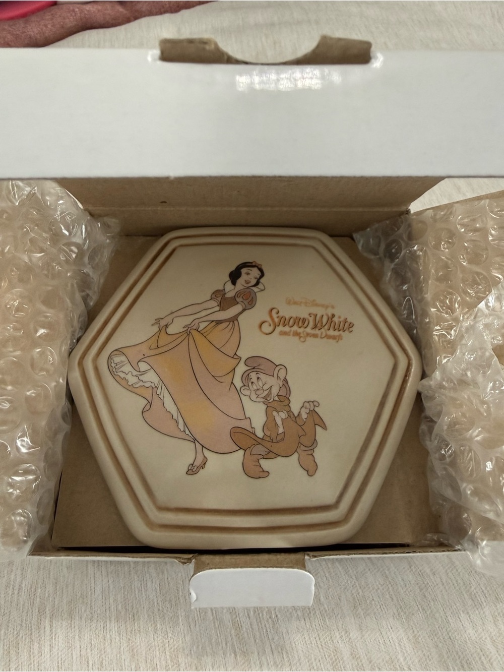 Disney Snow White Jewelry Dish with lid- 70th Anniversary in Cream and Tan